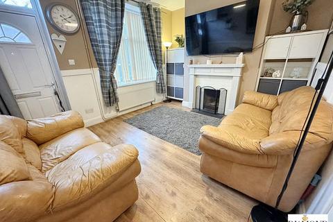 1 Blundells Road, Tiverton, EX16 4DB