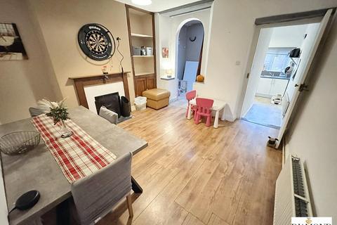 1 Blundells Road, Tiverton, EX16 4DB