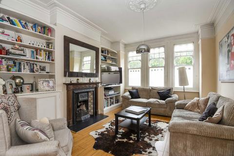 2 bedroom maisonette for sale, Weir Road, London SW12