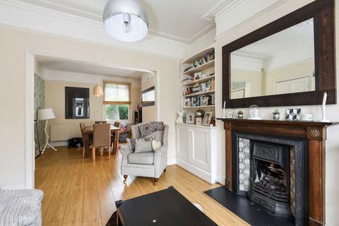 2 bedroom maisonette for sale, Weir Road, London SW12