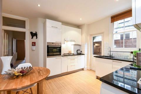 2 bedroom maisonette for sale, Weir Road, London SW12