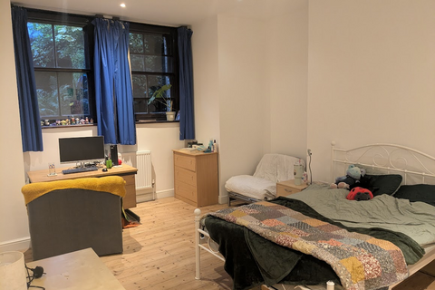 2 bedroom house to rent, 3a Huntingdon Drive, The Park, Nottingham, NG7 1BW