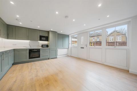 Hutton Grove, North Finchley, London, N12