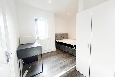 1 bedroom in a house share to rent, School Road, Bristol BS4