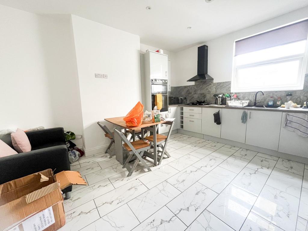 Kitchen/Lounge