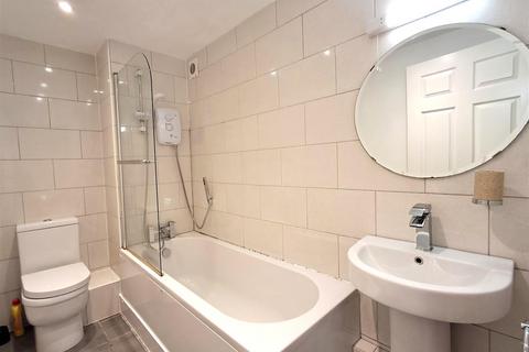 2 bedroom flat to rent, Wells Road, Bristol