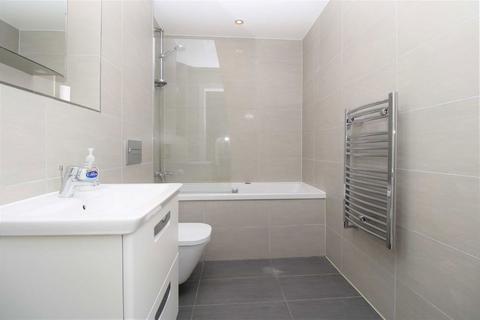 3 bedroom flat to rent, Junction Road, London N19