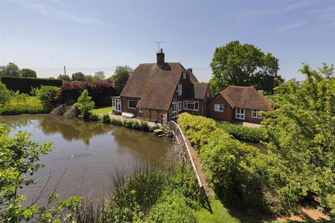 5 bedroom detached house for sale, Collier Street, Marden
