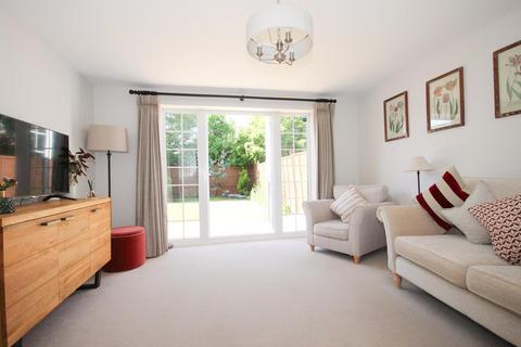 2 Brackley Crescent, Warwick, CV34 6XT