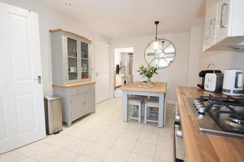 2 Brackley Crescent, Warwick, CV34 6XT