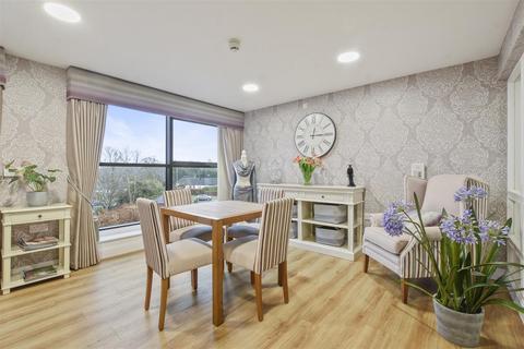 1 bedroom apartment for sale, Landmark Place, Moorfield Road, Denham