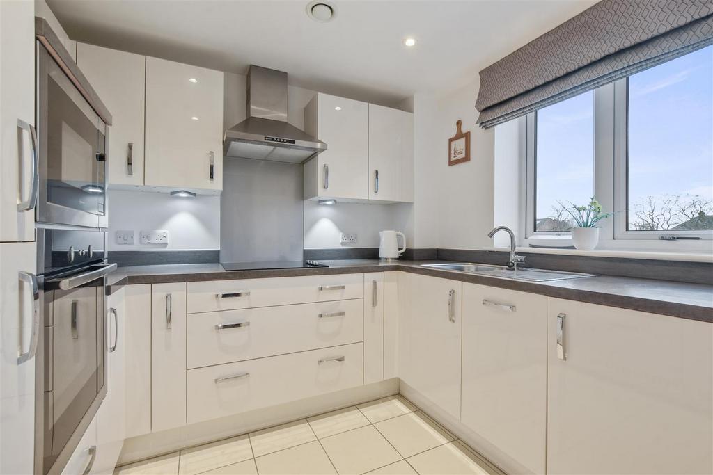 08-878d GCMCS - 21 Landmark Place - Kitchen Origina