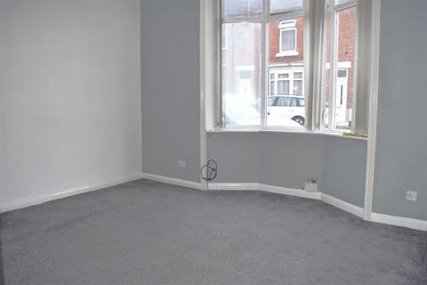 2 bedroom terraced house to rent, Barron Street, Darlington