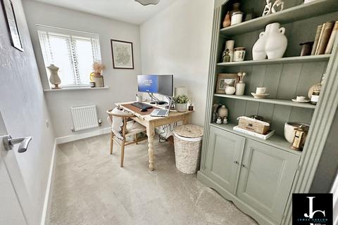 12 Mollett Drive, Ironbridge, Telford, TF8 7BH