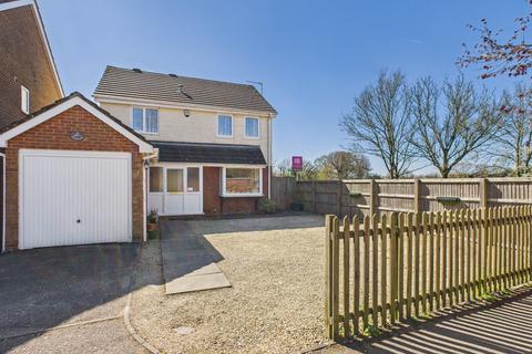 21 Chiltern Ridge, Stokenchurch, High Wycombe, HP14 3SZ