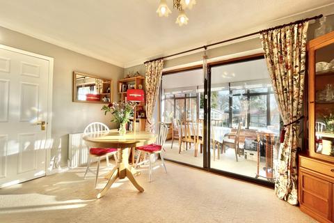 21 Chiltern Ridge, Stokenchurch, High Wycombe, HP14 3SZ