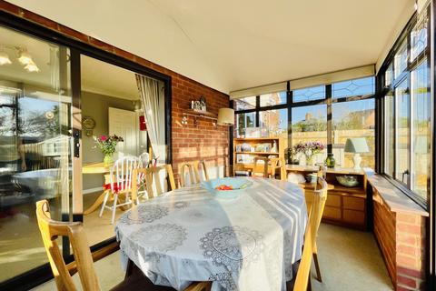 21 Chiltern Ridge, Stokenchurch, High Wycombe, HP14 3SZ