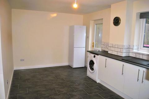 4 bedroom semi-detached house to rent, Merebank Walkden M28 0AS