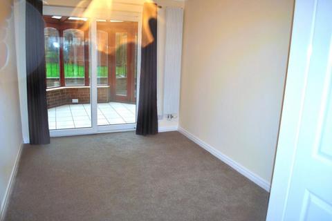 4 bedroom semi-detached house to rent, Merebank Walkden M28 0AS