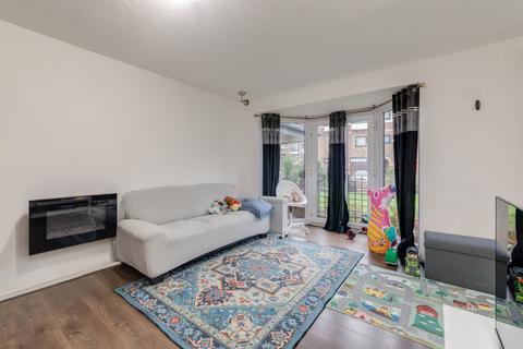 2 bedroom flat for sale, Barnfield Place, London