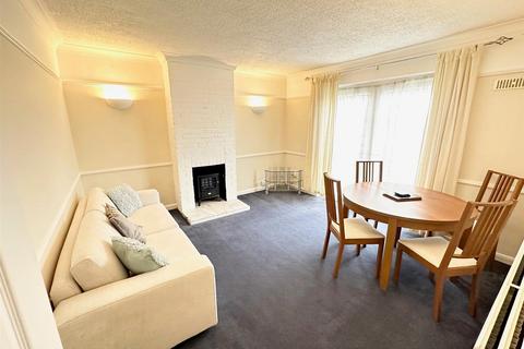 4 bedroom terraced house to rent, Orchard Waye, Uxbridge,