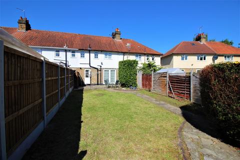 4 bedroom terraced house to rent, Orchard Waye, Uxbridge,