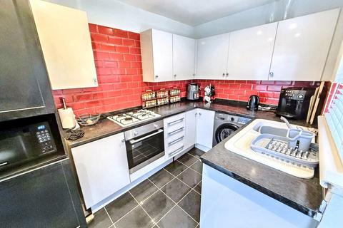 2 bedroom semi-detached bungalow for sale, Benridge Close, Acklam, Middlesbrough, North Yorkshire, TS5 8RJ