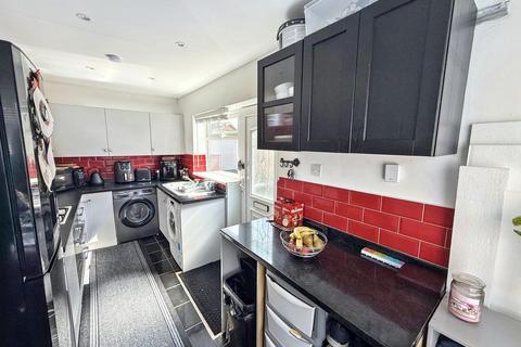 2 bedroom semi-detached bungalow for sale, Benridge Close, Acklam, Middlesbrough, North Yorkshire, TS5 8RJ
