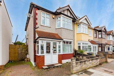 3 bedroom terraced house for sale, ARTHUR ROAD, CHADWELL HEATH Romford, RM6