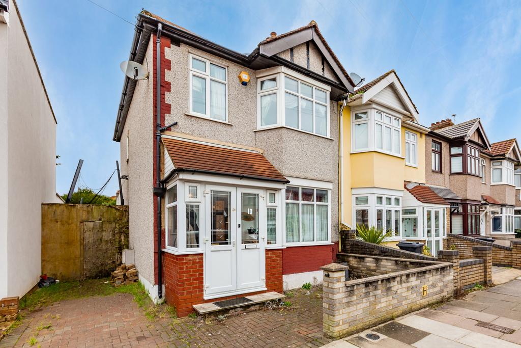 Arthur road, chadwell heath, romford, rm6 4 nl