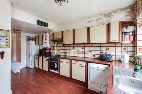 10 Arthur Road, Romford, RM6 4NL