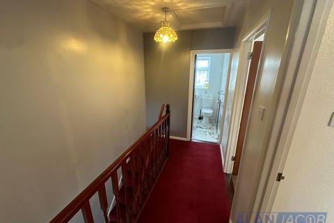 3 bedroom terraced house to rent, Bramley Rise, Rochester ME2