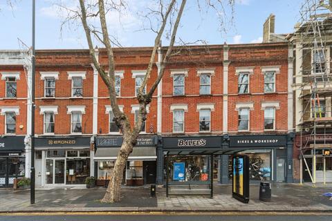 2 bedroom flat to rent, Chiswick High Road, London