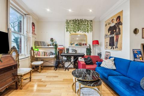 2 bedroom flat to rent, Chiswick High Road, London