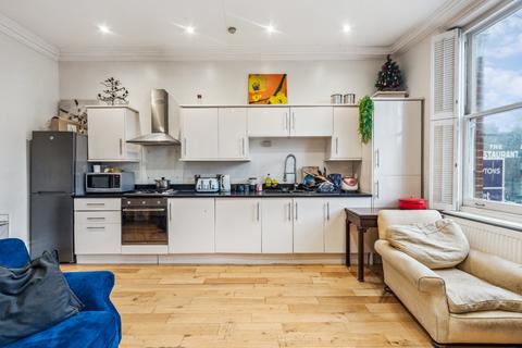 2 bedroom flat to rent, Chiswick High Road, London