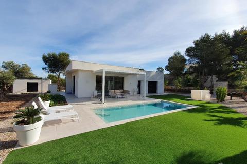 3 bedroom villa, Av. de las Colinas