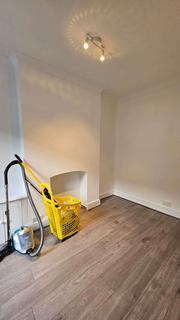 3 bedroom terraced house to rent, Luton, LU1