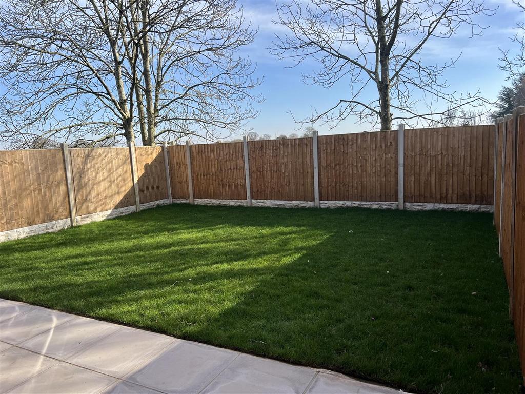 Plot 5 garden.jpeg