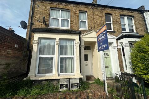 2 bedroom flat to rent, Vale Grove, Harringey, London N4