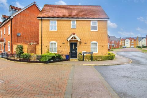 3 bedroom detached house for sale, Elizabeth Way, Costessey NR8