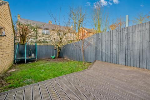 17 Teasel Close, Liversedge, WF15 8BJ