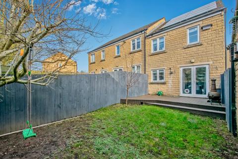 17 Teasel Close, Liversedge, WF15 8BJ