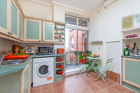 3 bedroom flat to rent, Randolph Avenue, Maida Vale W9