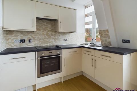 1 bedroom flat to rent, High Street, Old Town, Hastings, TN34