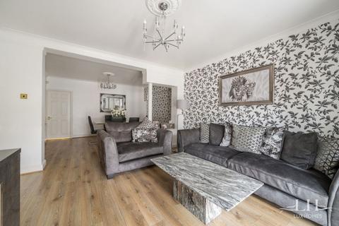 4 bedroom detached house for sale, The Avenue, Hornchurch