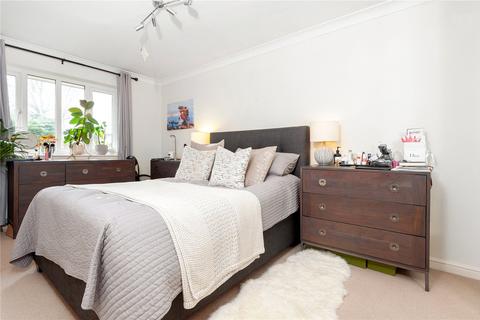 5 Woodlawn Close, London, SW15 2RE