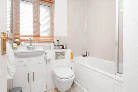 5 Woodlawn Close, London, SW15 2RE