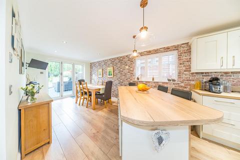 33 Sandstone Drive, Whiston, Prescot, L35 7LS