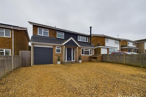 9 Hollyhock Close, Kempshott, Basingstoke, RG22 5RF