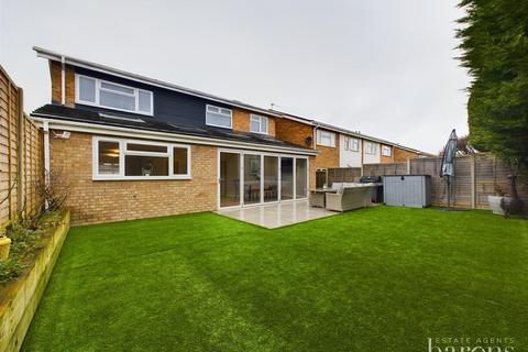 9 Hollyhock Close, Kempshott, Basingstoke, RG22 5RF